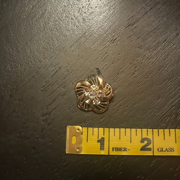Vintage TINY Gold Tone Pinwheel Brooch with Rhinestones - Picture 5 of 5